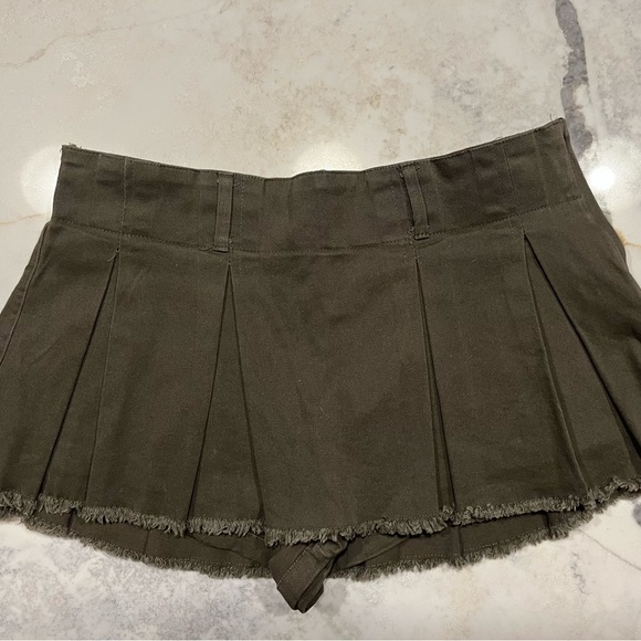 just polly Pants - Just Polly Women’s Olive Green Pleated Skort with Raw Hem